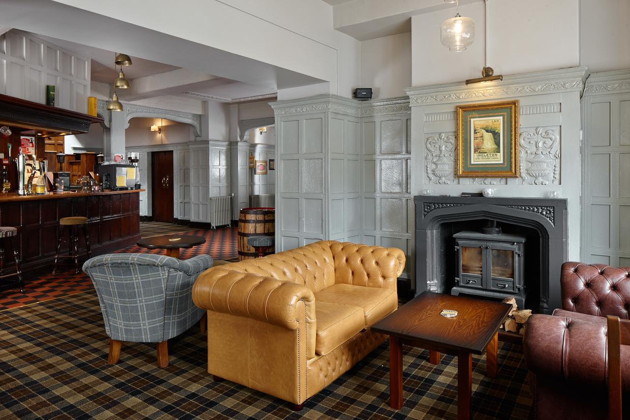 The Royal Oak Hotel Settle Exterior photo